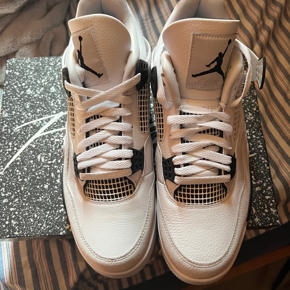 Jordan 4 military black!
